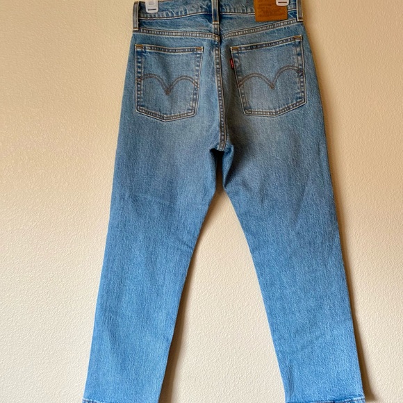 NWOT Levi’s Wedgie Straight Jeans 26 - Picture 2 of 9